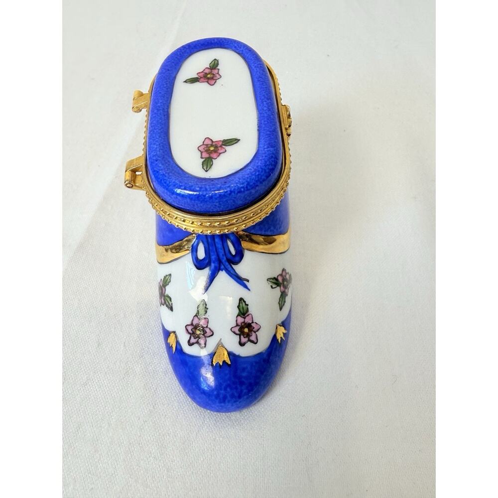 Vtg CBK Ceramic Blue And White Whimsical Shoe Trinket Box - Picture 3 of 8